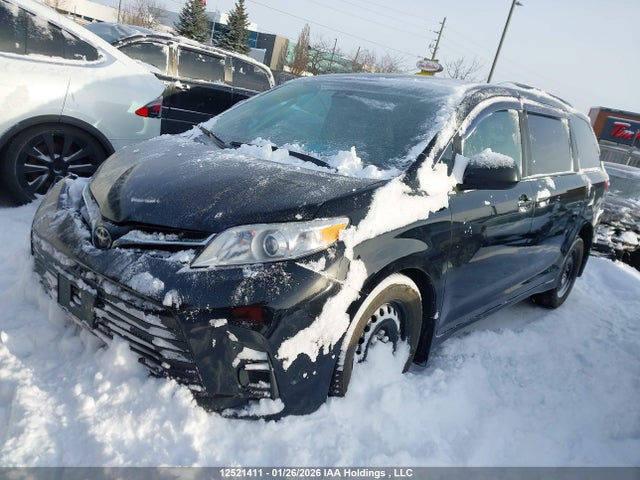 5TDKZ3DC6JS956442 Toyota Sienna Le V6