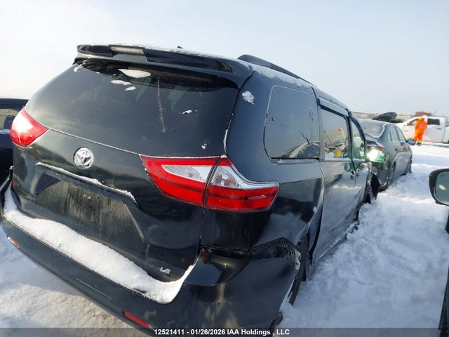 5TDKZ3DC6JS956442 Toyota Sienna Le V6