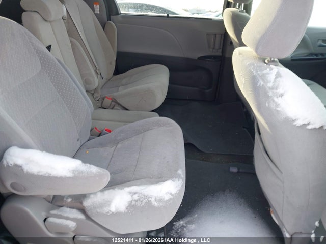 5TDKZ3DC6JS956442 Toyota Sienna Le V6