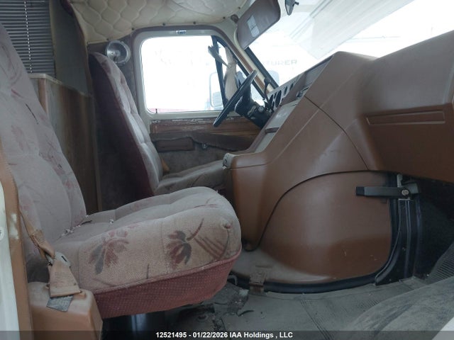 12521495 :رقم المزاد ، 2GBGG31K9J4131884 vin ، 1988 Chevrolet G30 مزاد بيع