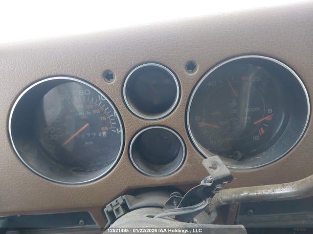 12521495 :رقم المزاد ، 2GBGG31K9J4131884 vin ، 1988 Chevrolet G30 مزاد بيع