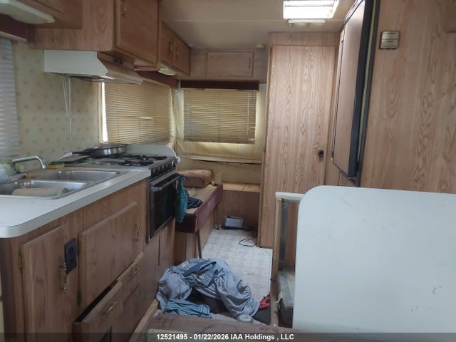 12521495 :رقم المزاد ، 2GBGG31K9J4131884 vin ، 1988 Chevrolet G30 مزاد بيع