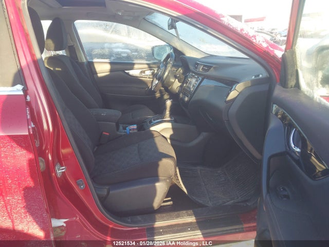 JN1BJ1CR0JW208984 Nissan Qashqai S/sl/sv