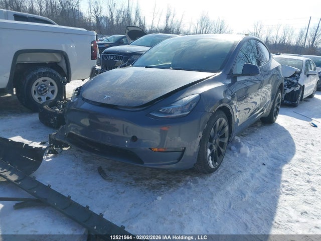 7SAYGDEE2NF469001 Tesla Model Y