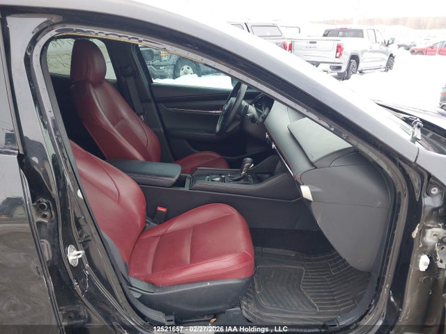 JM1BPBMMXR1701018 Mazda 3 Premium