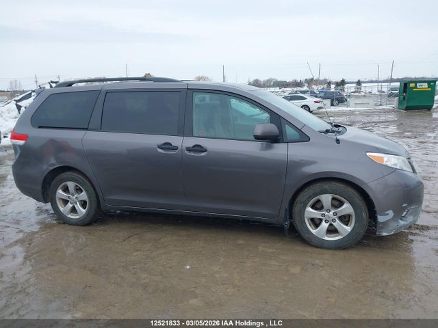2014 Toyota Sienna 7 Passenger მანქანა იყიდება აუქციონზე, vin: 5TDZK3DC3ES493653, აუქციონის ნომერი: 12521833