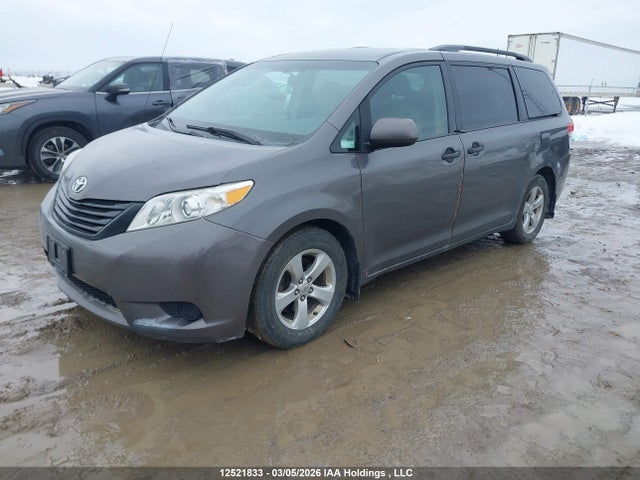 2014 Toyota Sienna 7 Passenger მანქანა იყიდება აუქციონზე, vin: 5TDZK3DC3ES493653, აუქციონის ნომერი: 12521833