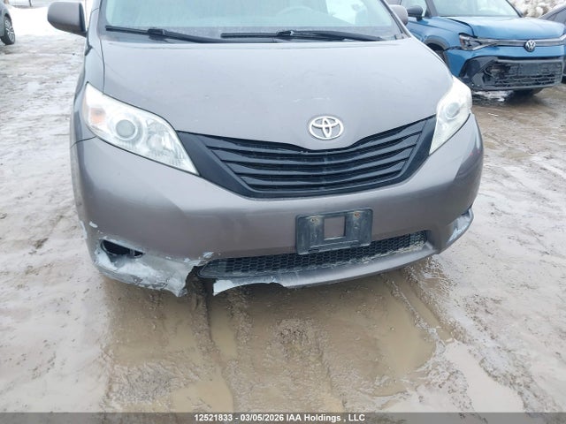 2014 Toyota Sienna 7 Passenger მანქანა იყიდება აუქციონზე, vin: 5TDZK3DC3ES493653, აუქციონის ნომერი: 12521833