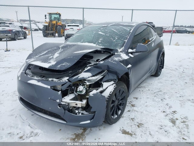 7SAYGAEE9NF576528 Tesla Model Y