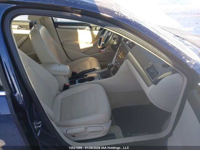 1VWBS7A30FC060210 Volkswagen Passat 1.8 Tsi Comfortline