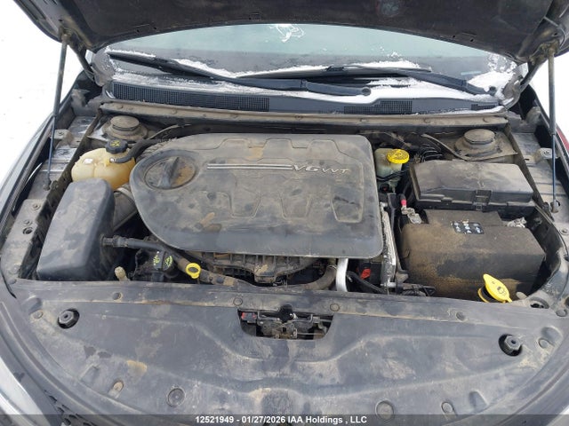 1C3CCCBG2FN703731 Chrysler 200 S