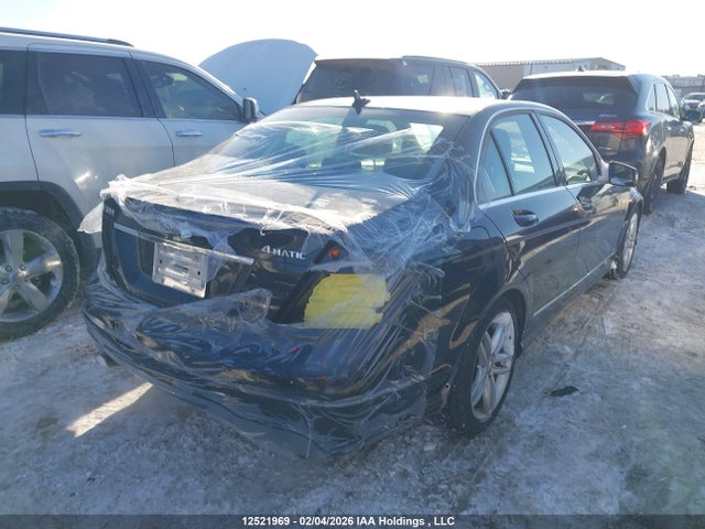 2014 Mercedes-benz C 300 4matic მანქანა იყიდება აუქციონზე, vin: WDDGF8AB0EA955366, აუქციონის ნომერი: 12521969