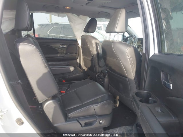 Honda Pilot Touring 7p 2022 5FNYF6H61NB502229 Image 8