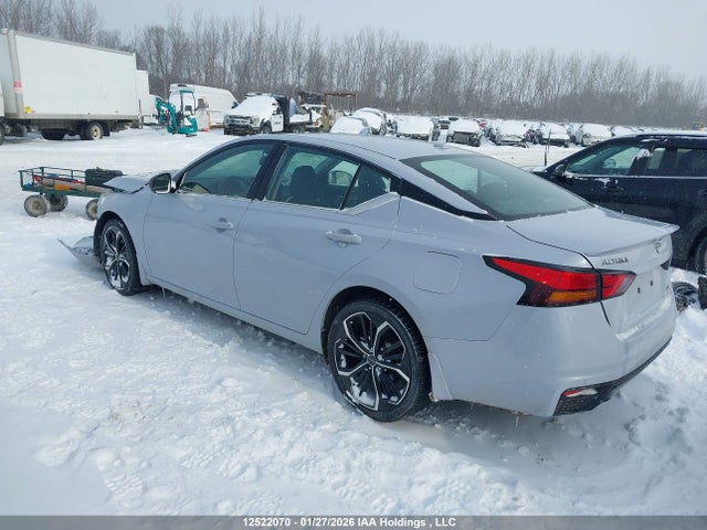 12522070 :رقم المزاد ، 1N4BL4CW0PN350321 vin ، 2023 Nissan Altima Sr مزاد بيع