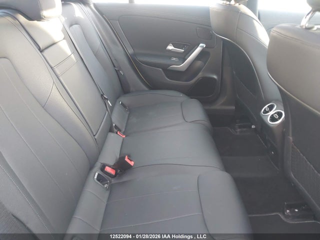 W1K5J4HB5SN528869 Mercedes-Benz CLA 250 4MATIC