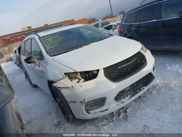 Chrysler Pacifica Limited 2025 2C4RC1GG2SR601538 Image 14