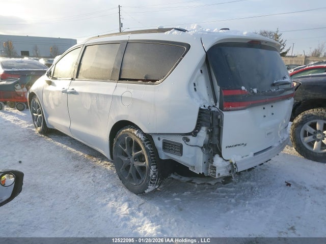 Chrysler Pacifica Limited 2025 2C4RC1GG2SR601538 Image 3