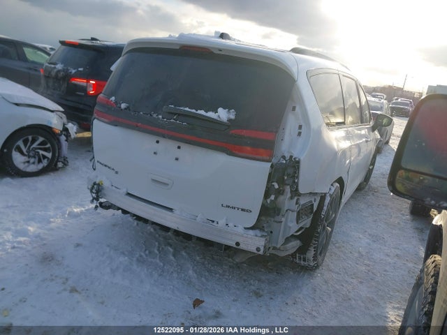 Chrysler Pacifica Limited 2025 2C4RC1GG2SR601538 Image 4