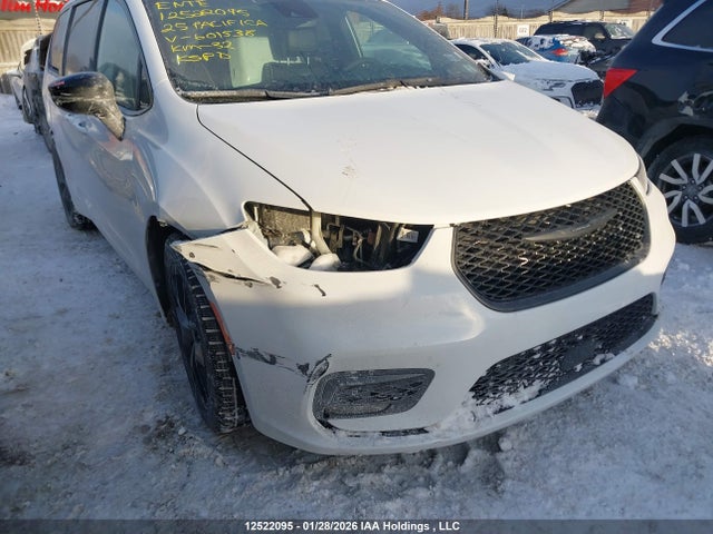 Chrysler Pacifica Limited 2025 2C4RC1GG2SR601538 Image 6