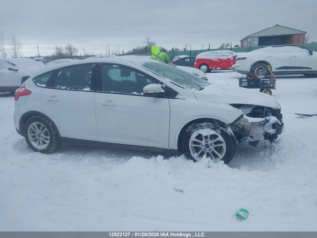 12522127 :رقم المزاد ، 1FADP3K29FL265770 vin ، 2015 Ford Focus Se مزاد بيع