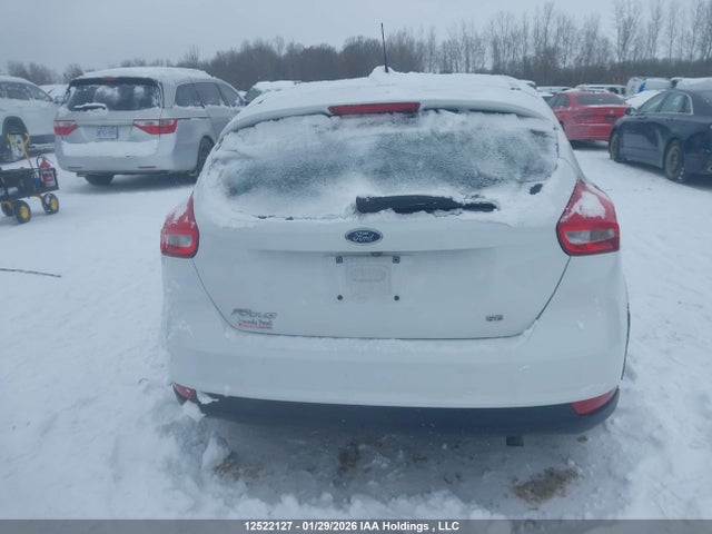 12522127 :رقم المزاد ، 1FADP3K29FL265770 vin ، 2015 Ford Focus Se مزاد بيع