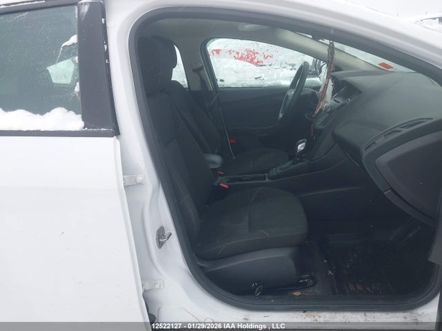 12522127 :رقم المزاد ، 1FADP3K29FL265770 vin ، 2015 Ford Focus Se مزاد بيع