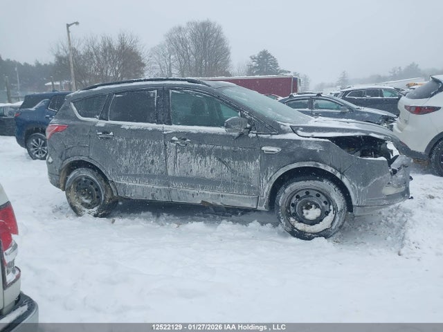 1FMCU0G9XFUA54618 Ford ESCAPE SE