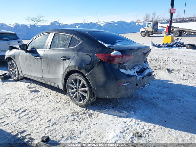 3MZBN1W31JM221801 Mazda MAZDA3
