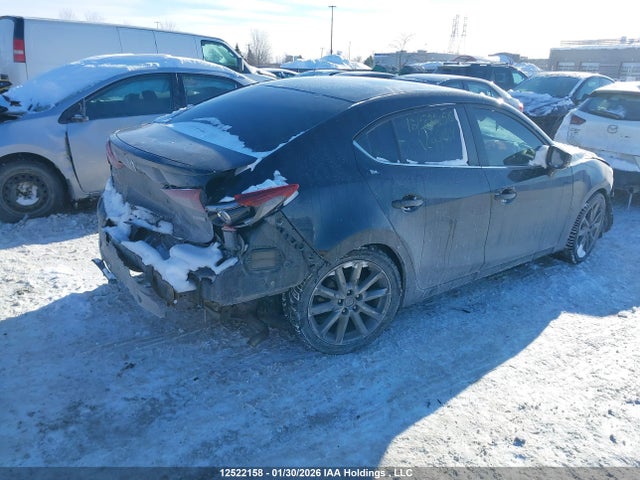 3MZBN1W31JM221801 Mazda MAZDA3