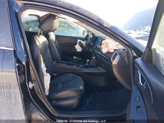 3MZBN1W31JM221801 Mazda MAZDA3