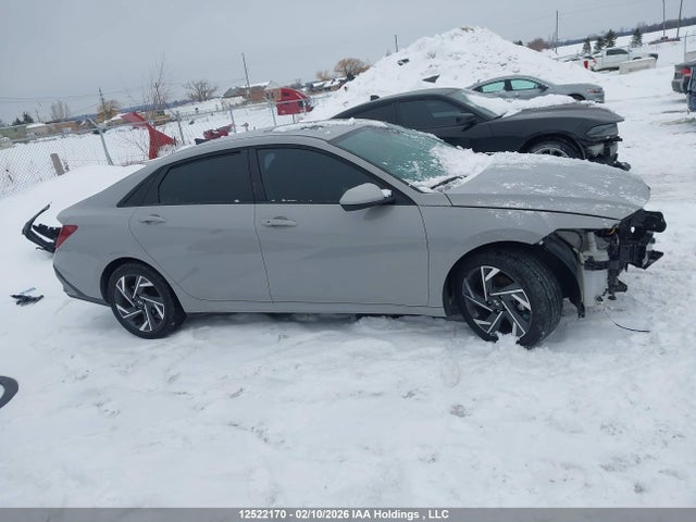 KMHLM4DGXSU966850 Hyundai Elantra Preferred W/tech Package