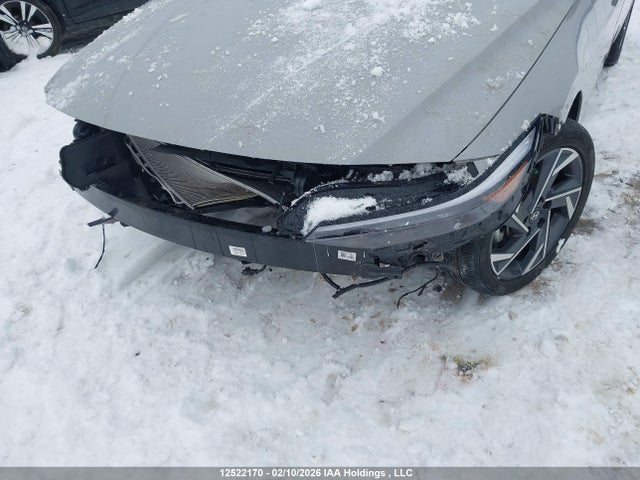 KMHLM4DGXSU966850 Hyundai Elantra Preferred W/tech Package