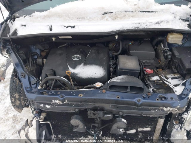 5TDKZ3DC6JS947837 Toyota Sienna Le 8-passenger
