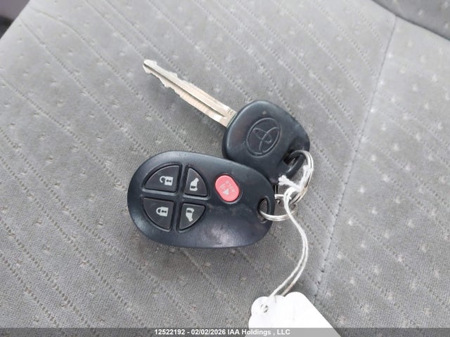 5TDKZ3DC6JS947837 Toyota Sienna Le 8-passenger