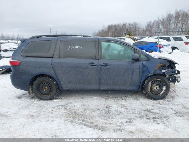 5TDKZ3DC6JS947837 Toyota Sienna Le 8-passenger