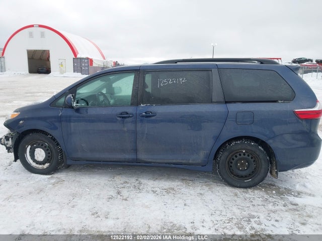 5TDKZ3DC6JS947837 Toyota Sienna Le 8-passenger