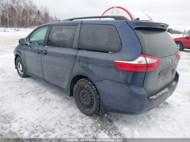 5TDKZ3DC6JS947837 Toyota Sienna Le 8-passenger