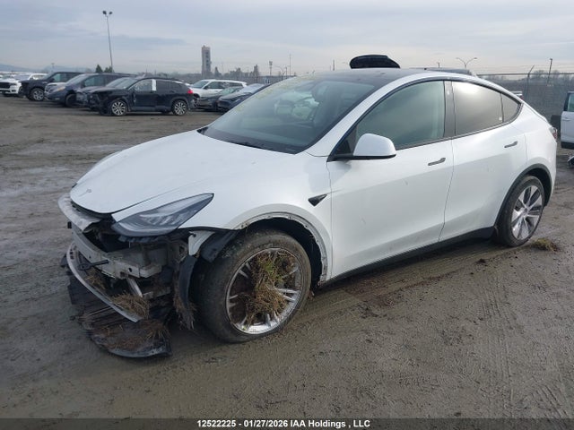 7SAYGDEE5NF356062 Tesla Model Y