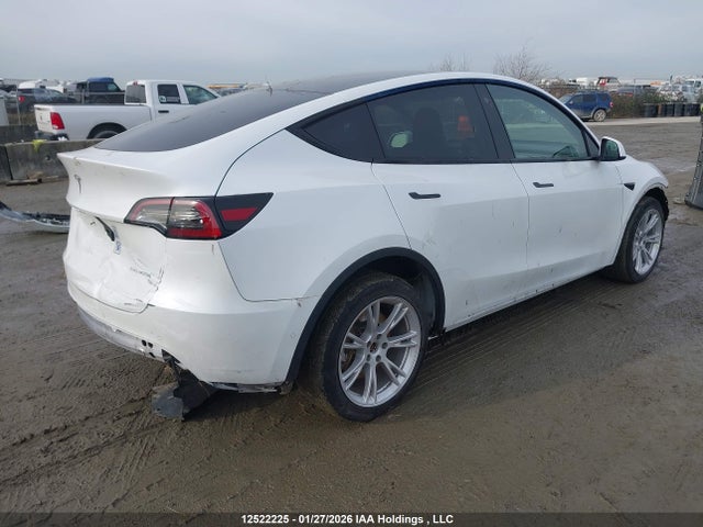 7SAYGDEE5NF356062 Tesla Model Y