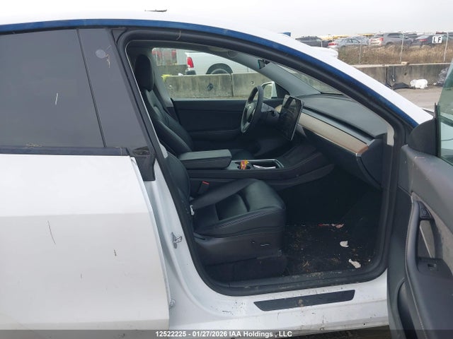7SAYGDEE5NF356062 Tesla Model Y