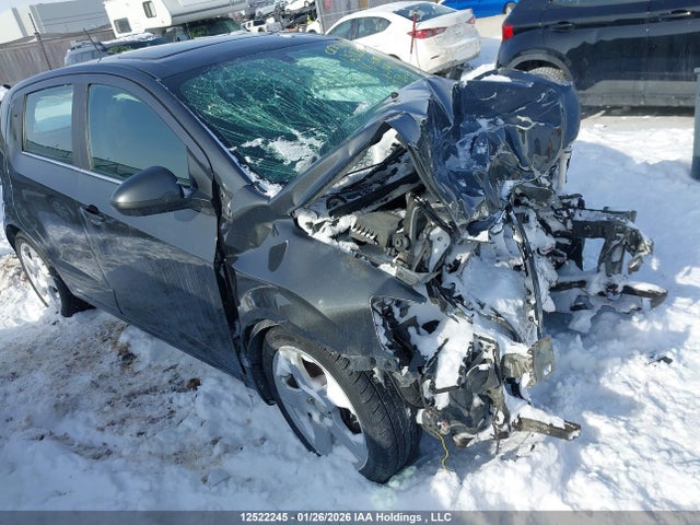 1G1JC6SH1G4144816 Chevrolet SONIC LT