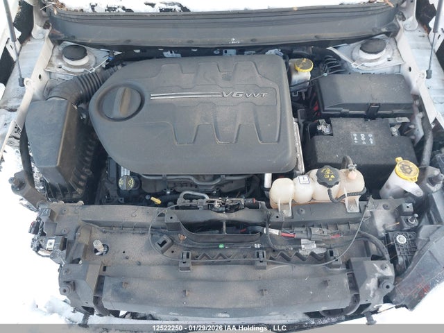 12522250 :رقم المزاد ، 1C4PJMCX3KD483328 vin ، 2019 Jeep Cherokee مزاد بيع
