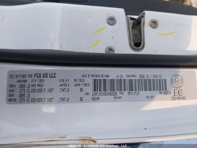 12522250 :رقم المزاد ، 1C4PJMCX3KD483328 vin ، 2019 Jeep Cherokee مزاد بيع