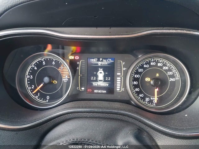 12522250 :رقم المزاد ، 1C4PJMCX3KD483328 vin ، 2019 Jeep Cherokee مزاد بيع