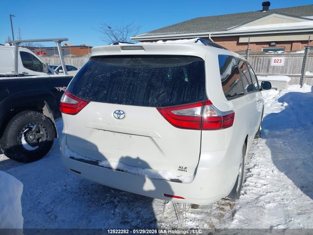 5TDDZ3DC8HS173593 Toyota Sienna Xle/limited