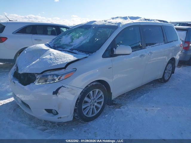 5TDDZ3DC8HS173593 Toyota Sienna Xle/limited