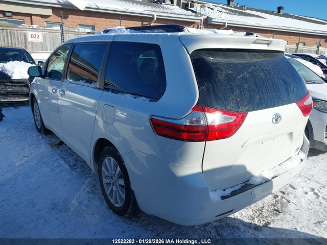 5TDDZ3DC8HS173593 Toyota Sienna Xle/limited