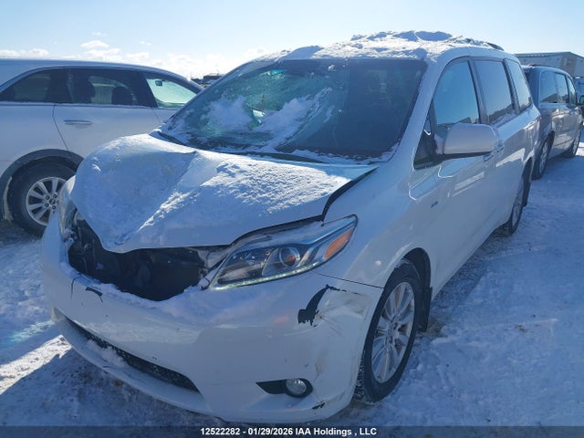 5TDDZ3DC8HS173593 Toyota Sienna Xle/limited