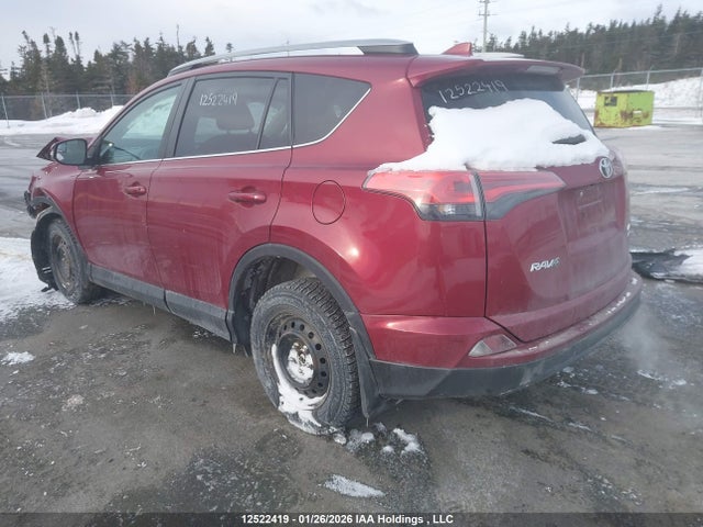 Toyota RAV4 LE 2018 2T3BFREV8JW757905 Image 3