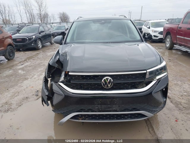12522450 :رقم المزاد ، 3VVVX7B28RM045238 vin ، 2024 Volkswagen Taos Se مزاد بيع
